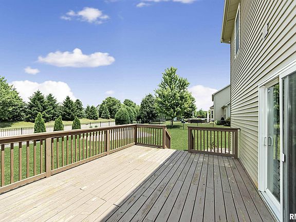 3rd image of 2929 W Wessex Dr