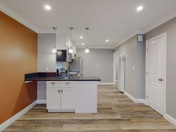 4th image of 1818 N Kingsley Dr APT 9