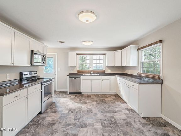 5th image of 5014 Knoxwood Dr
