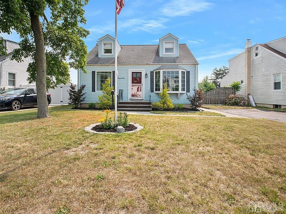 1st image of 72 Ellenel Blvd