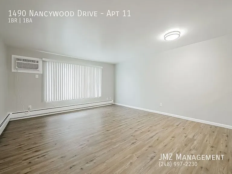 1490 Nancywood Dr #11 — Photo 2