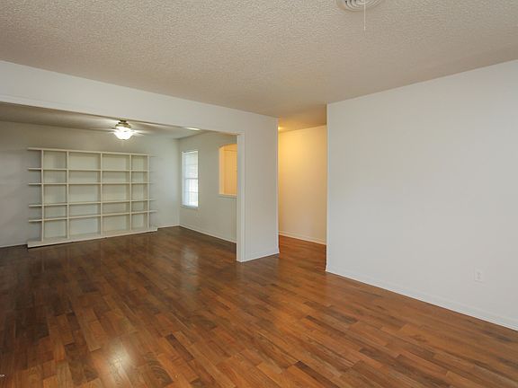 4th image of 3306 Teckla Blvd