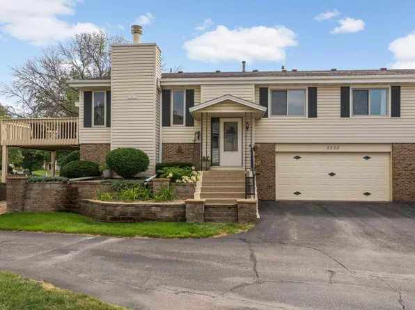 5205 Beachside Dr, Minnetonka, MN 55343