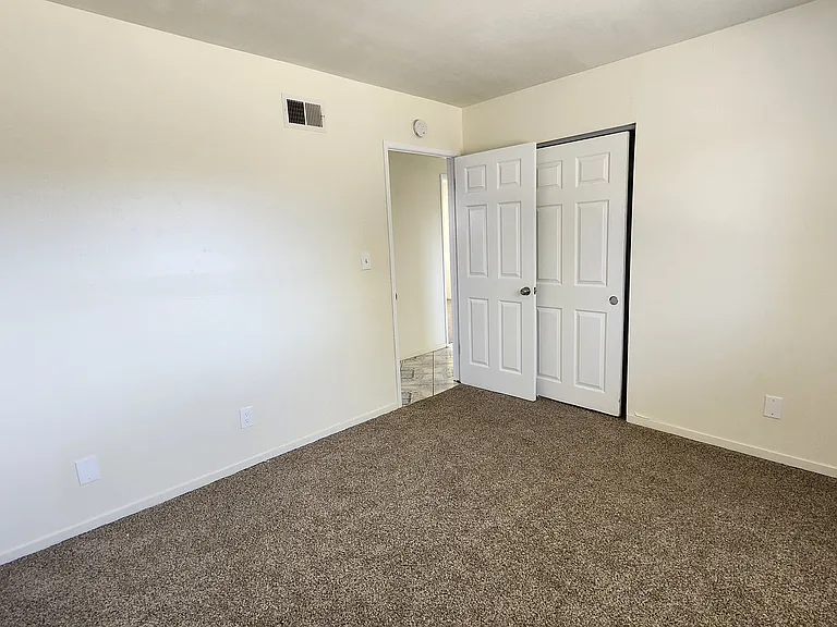 1509 E Oak Ave — Photo 12