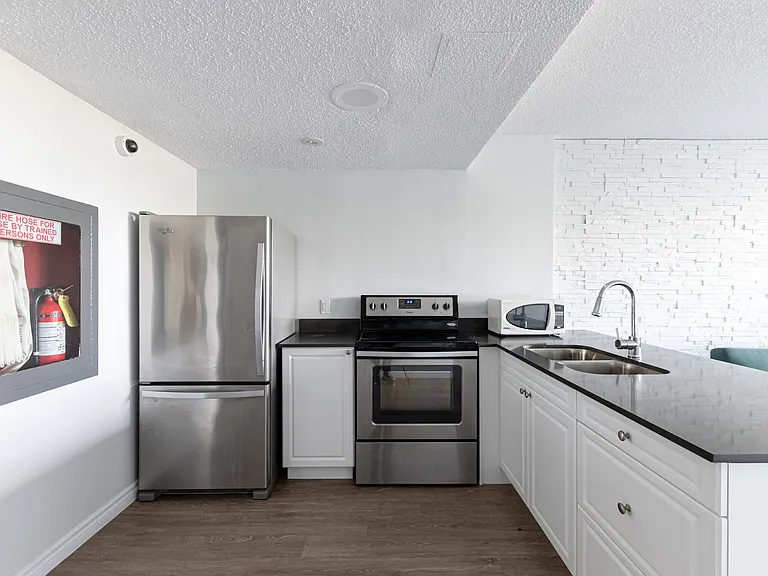 21 King St — Photo 12