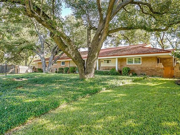 2nd image of 4617 Hildring Dr E