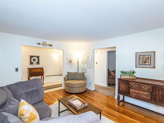 5th image of 1795 Seven Pines Dr