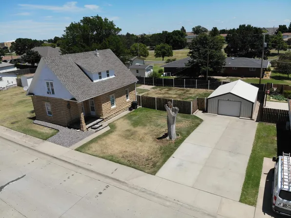 714 Main St, Victoria, KS 67671