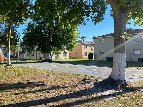 4th image of 723 Michigan Ct APT 3
