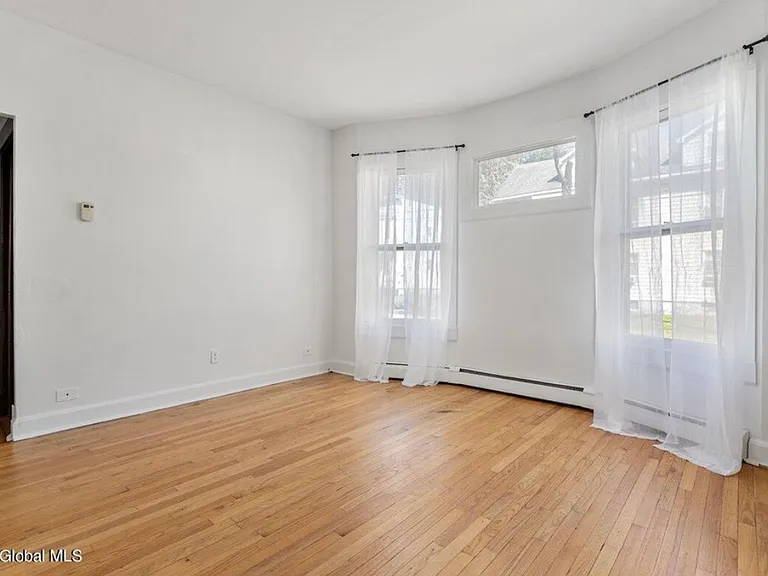 153 Ontario St #1 — Photo 7