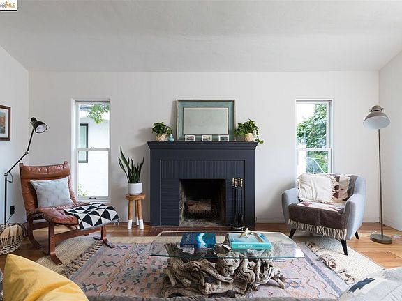 3rd image of 727 Arbor Dr
