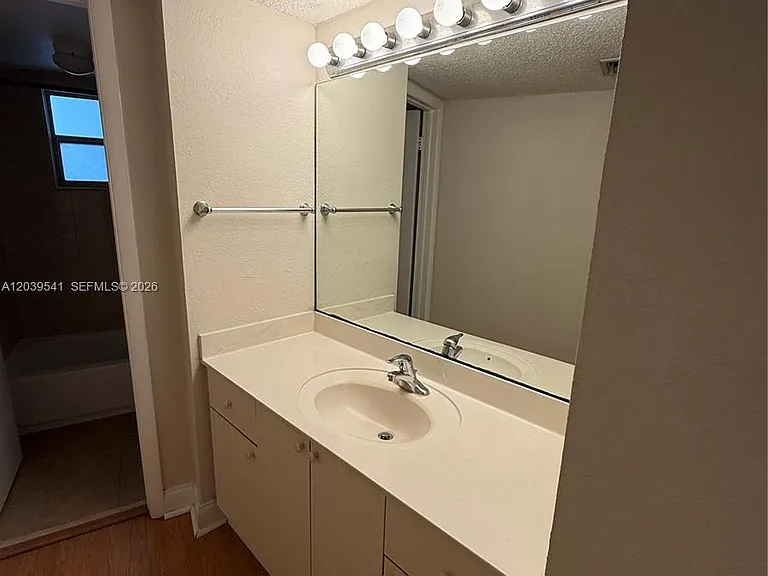 4205 N University Dr #309 — Photo 12