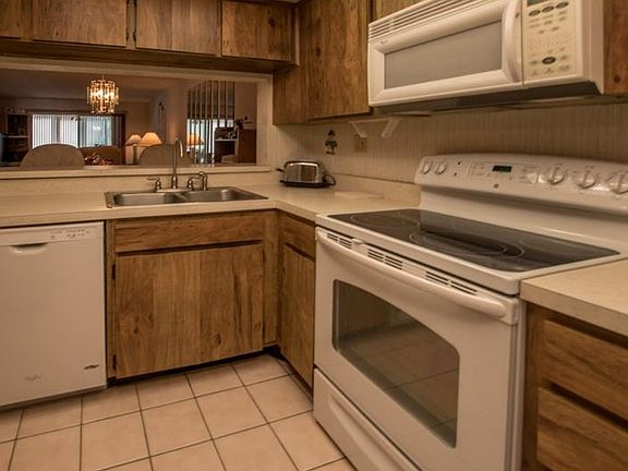 4th image of 90 S Highland Ave APT 320