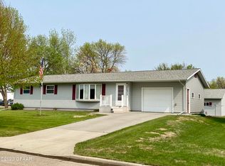 200 E Valley St, Cavalier, ND 58220