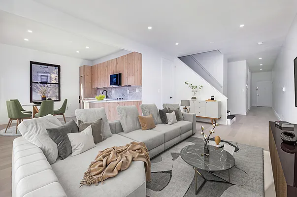 Rented by REAL New York | media 2