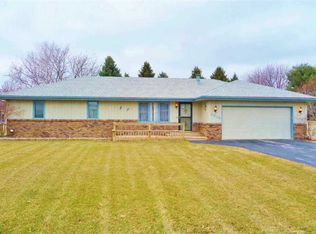 6626 Hayfield Ln, Loves Park, IL