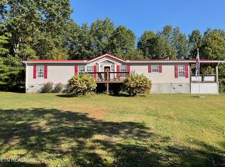949 Gray Fox Dr, Crossville, TN 38571