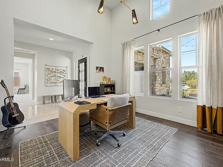 3813 E Fairfield St — Photo 6
