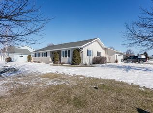 1029 6th Ave SE, East Grand Forks, MN 56721