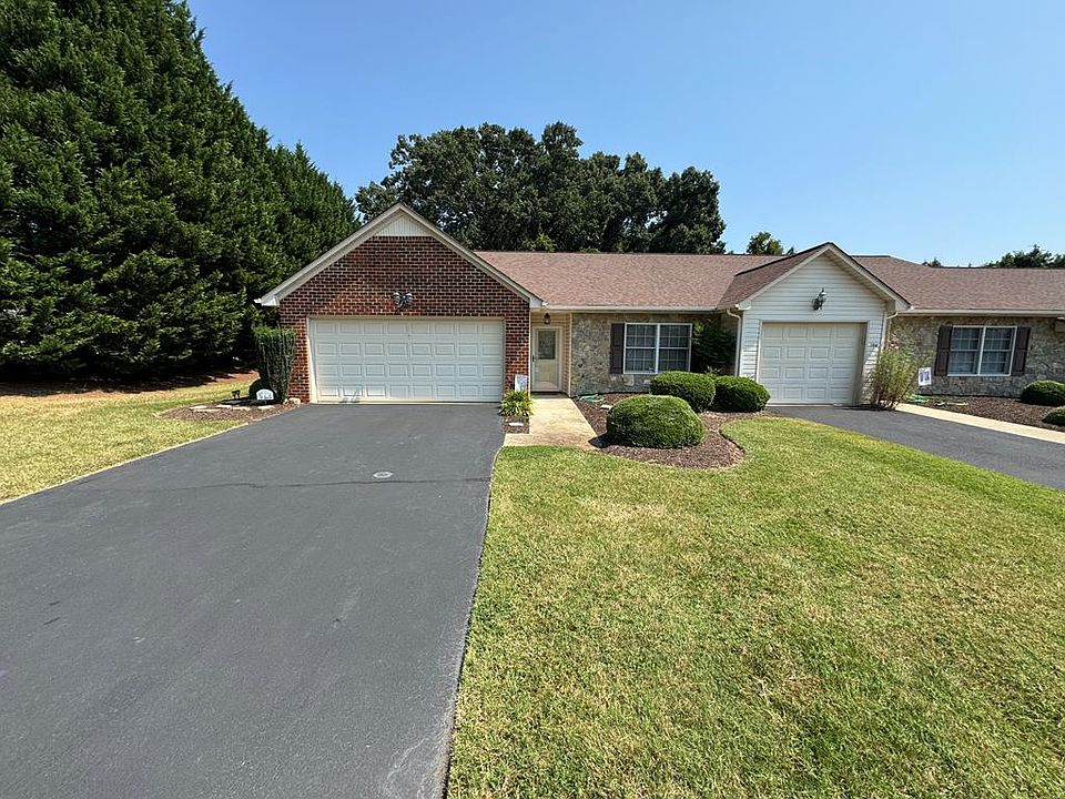 1st image of 156 Charles Towne Dr