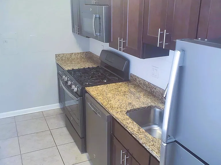 Connecticut Park Apartments — Photo 64