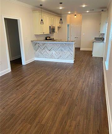 2nd image of 3509 Derbigny St