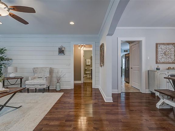 5th image of 2514 Louis Ave