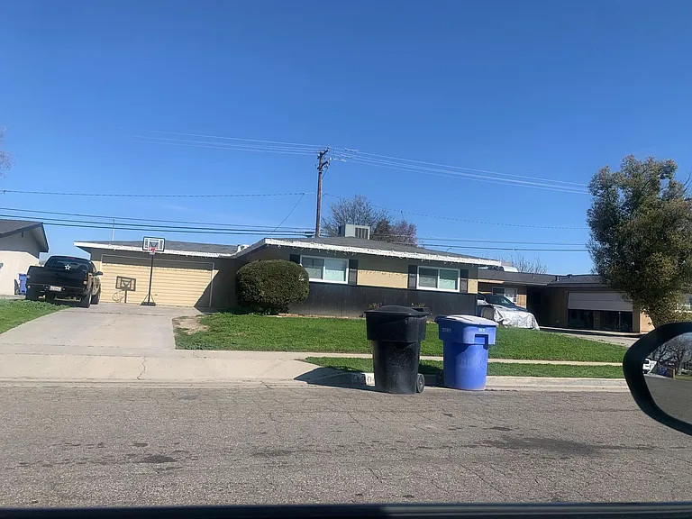1200 W Water St — Photo 2