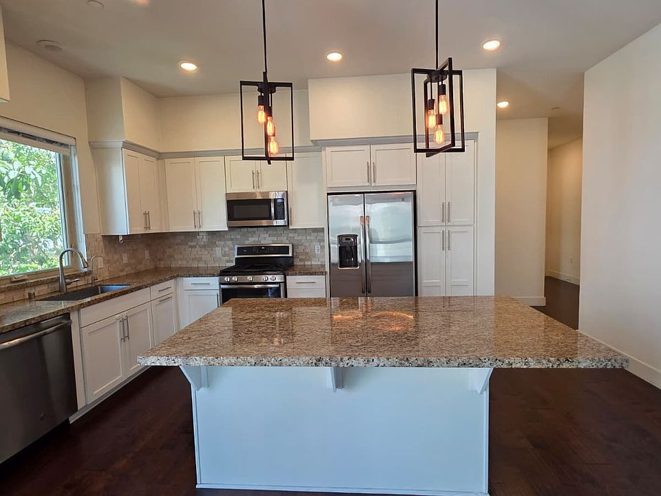 1st image of 380 Riesling Ave Unit 33