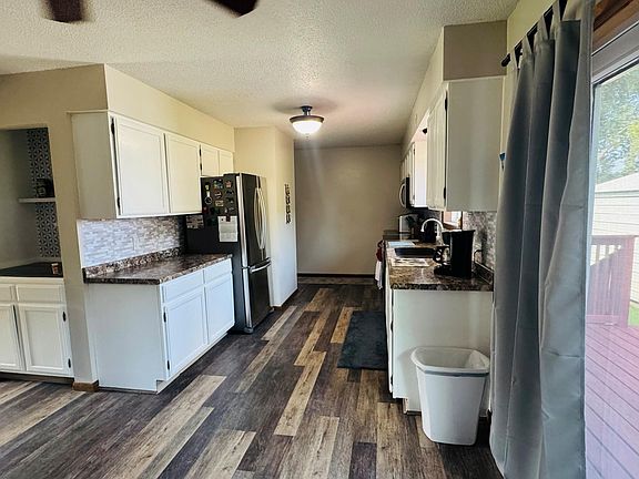 4th image of 261 15th Ln NE