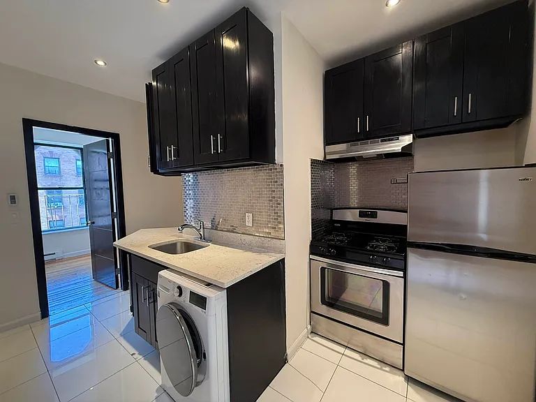 342 Manhattan Ave #5S — Photo 4