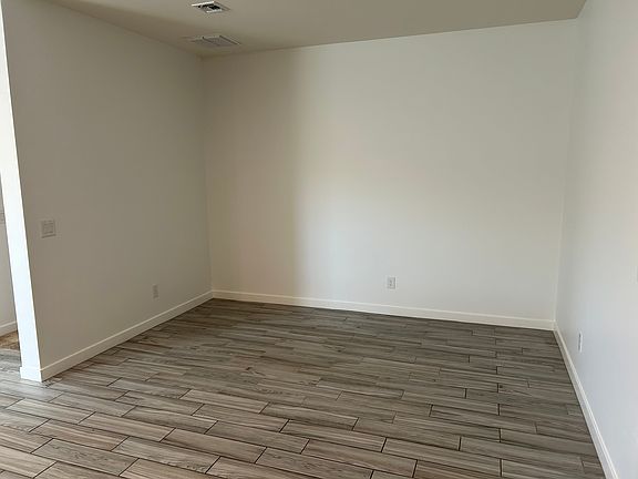 2nd image of 826 E Emerald Dr