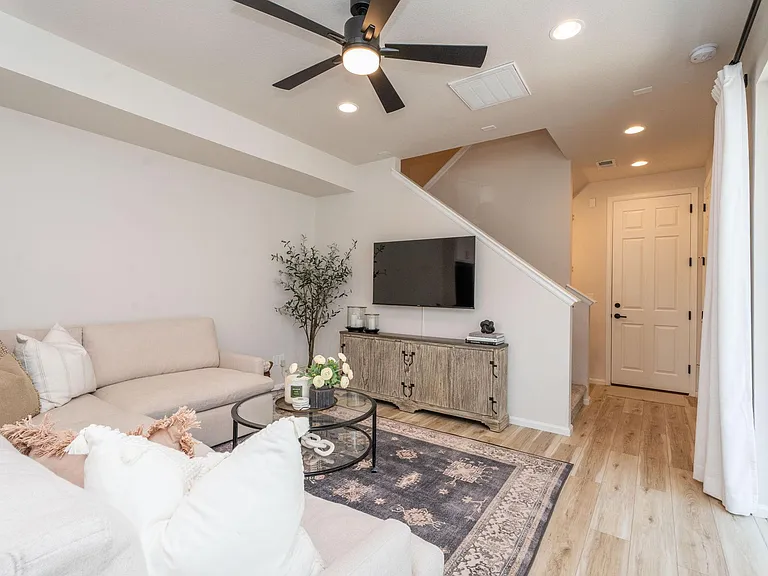6225 Wild Rye St — Photo 8