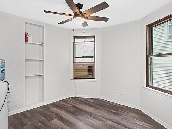 3rd image of 4028 W Waveland Ave #1