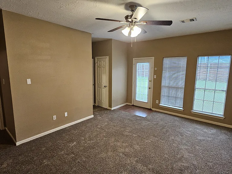 14734 Treborway Dr — Photo 17