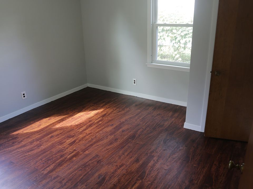 1st image of 284 Franklin Dr