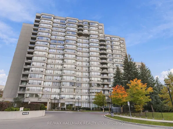 7 Townsgate Dr #415, Vaughan, ON L4J 7Z9