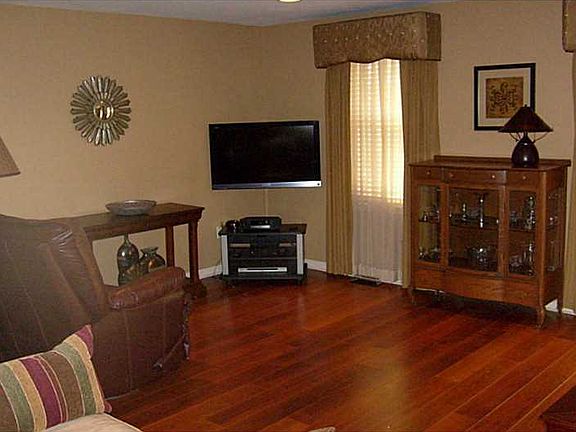 3rd image of 200 Heroux Blvd Unit 2004