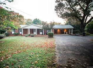 623 Greenway Dr, Statesville, NC 28677