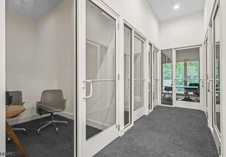 723 Lorhan Dr — Photo 20