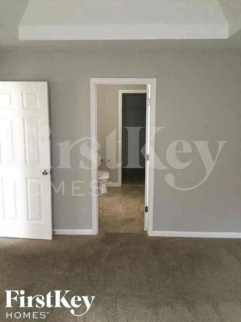 3 bed, 2.5 bath, 1445 sqft, $2,070 — Photo 4