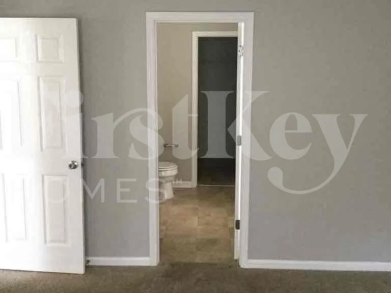 50 Greenway Dr — Photo 4