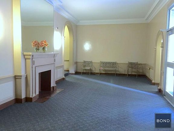 5th image of 10719 70th Ave #306