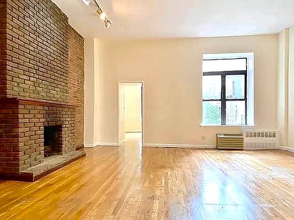 2nd image of 126 W 71st St APT 3B