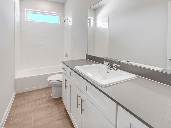5th image of 1902 Bluebonnet Ln