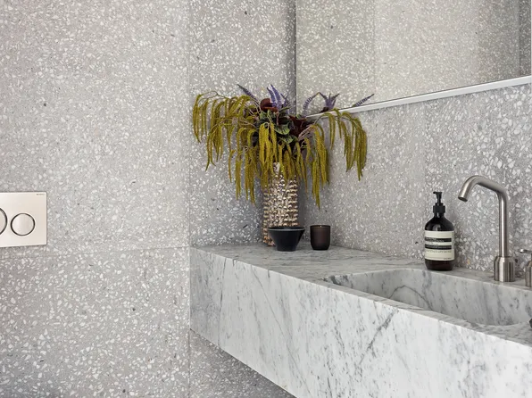 455 West 19th Street image 22 of 25