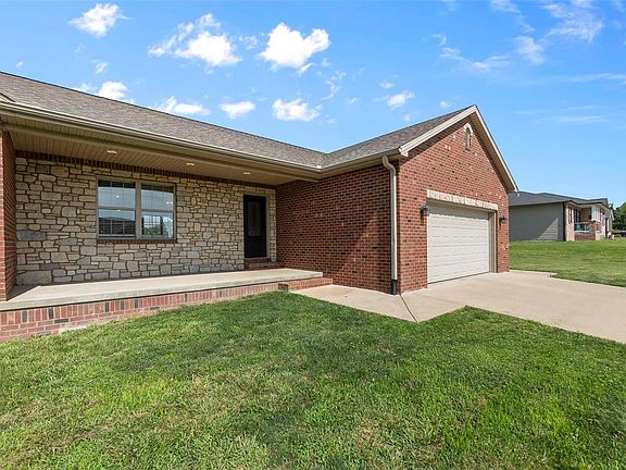 2nd image of 176 Cedar Creek Ln