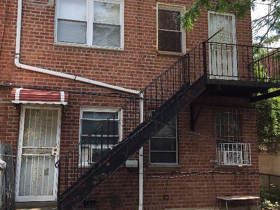 2nd image of 1140 E 104th St