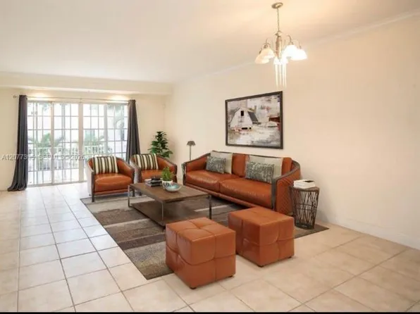 2685 NE 9th Ave, Fort Lauderdale, FL 33334