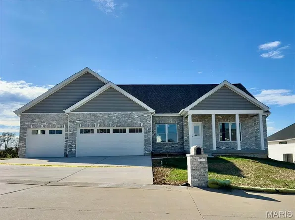 2795 N Crest Dr, Washington, MO 63090